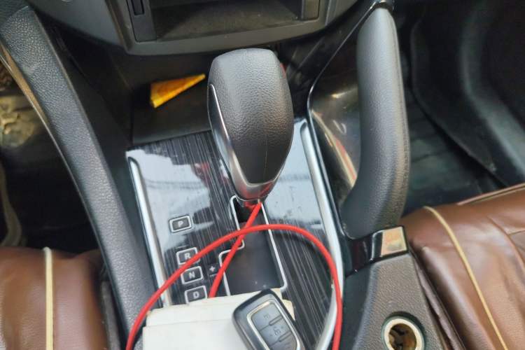 Used Dongfeng Fengdu MX5 2016 2.0L Automatic Flagship Edition Gear Lever