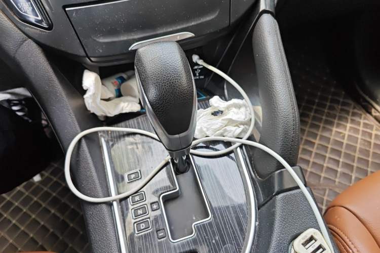 Used Dongfeng Fengdu MX5 2016 2.0L Automatic Flagship Edition Gear Lever