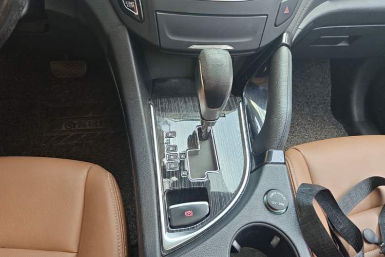 Used Dongfeng Fengdu MX5 2016 2.0L Automatic Flagship Edition Gear Lever