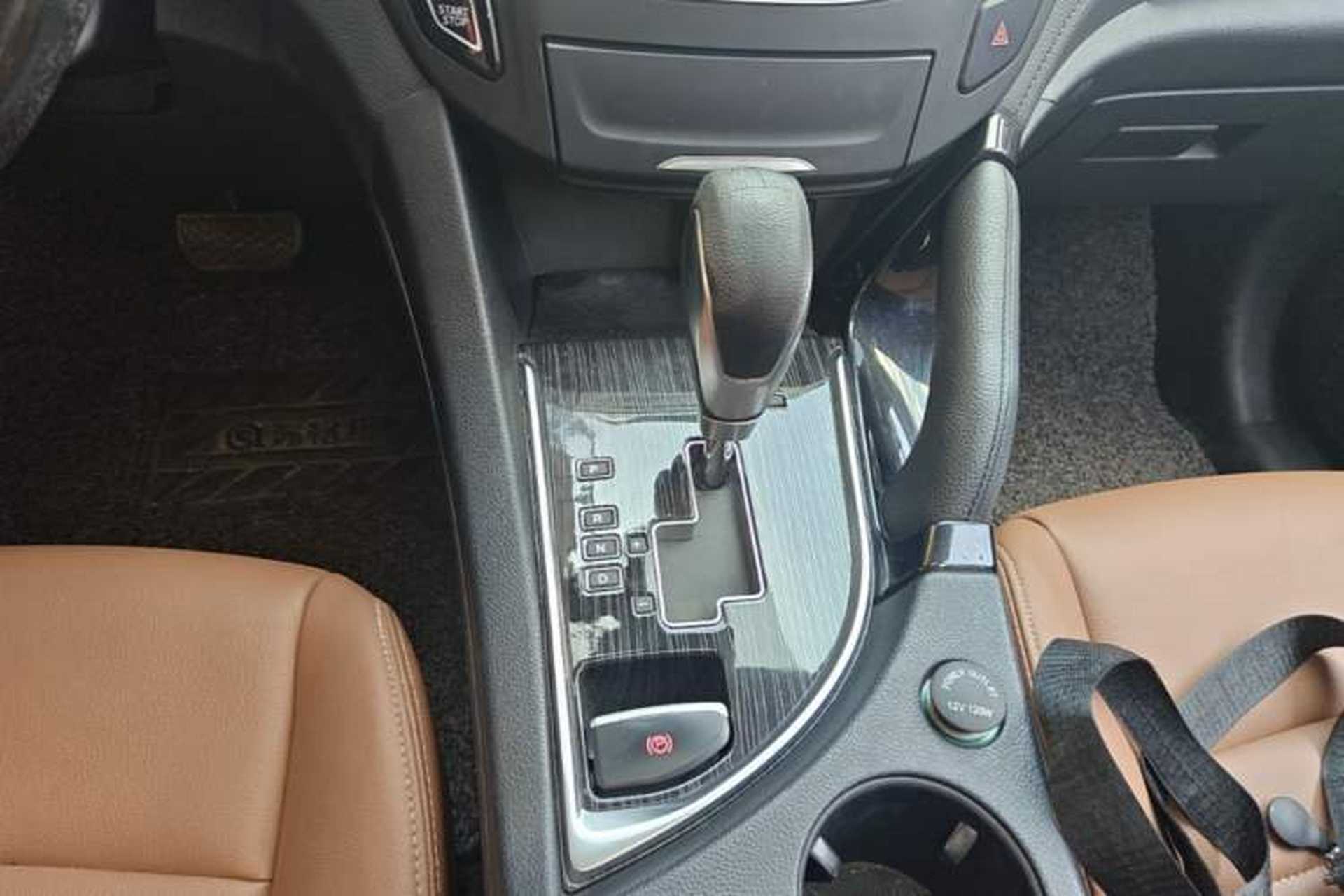 Used Dongfeng Fengdu MX5 2016 2.0L Automatic Flagship Edition Gear Lever