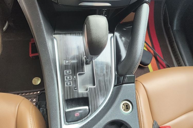 Used Dongfeng Fengdu MX5 2016 2.0L Automatic Flagship Edition Gear Lever