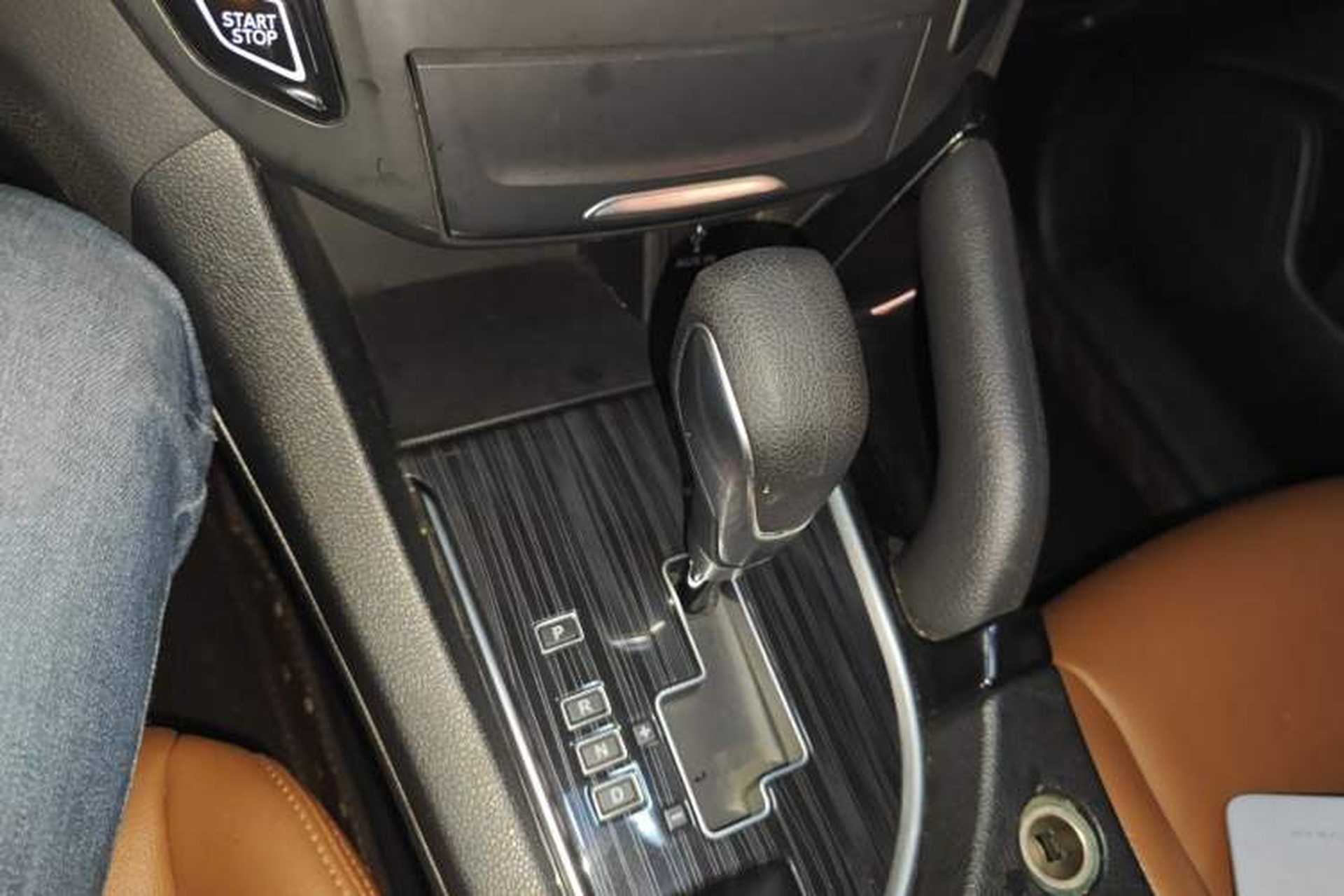 Used Dongfeng Fengdu MX5 2016 2.0L Automatic Flagship Edition Gear Lever