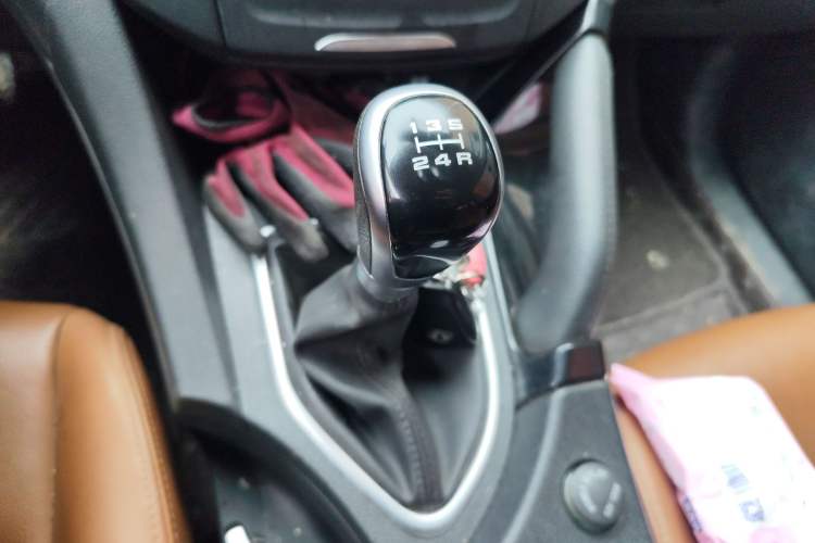 Used Dongfeng Fengdu MX5 2016 2.0L Manual Elite Edition Gear Lever