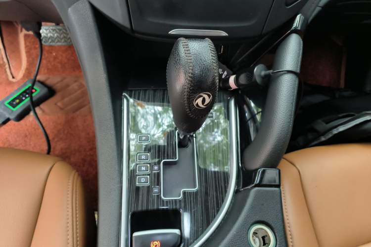 Used Dongfeng Fengdu MX5 2016 2.0L Automatic Flagship Edition Gear Lever