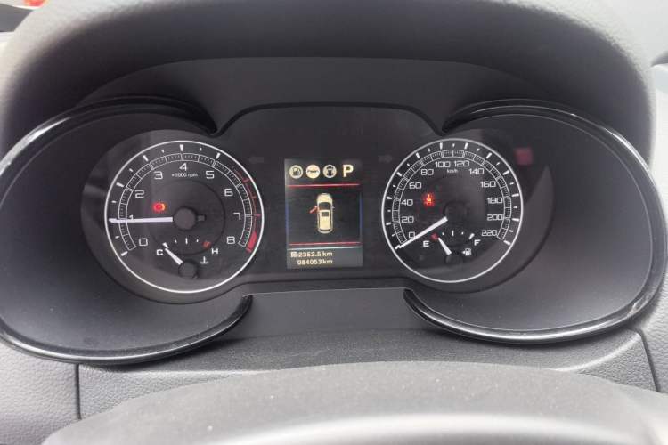 Used Dongfeng Fengdu MX5 2016 2.0L Automatic Flagship Edition Instrument Cluster