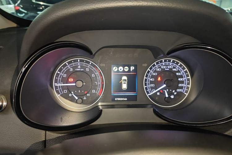 Used Dongfeng Fengdu MX5 2016 2.0L Automatic Flagship Edition Instrument Cluster