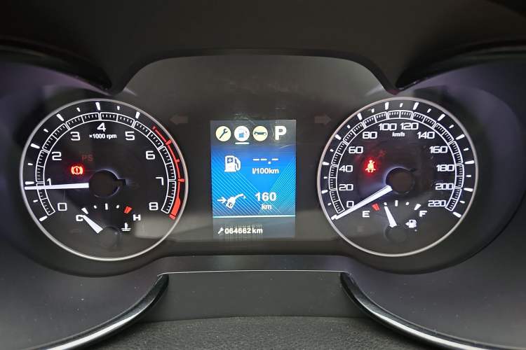 Used Dongfeng Fengdu MX5 2016 2.0L Automatic Flagship Edition Instrument Cluster