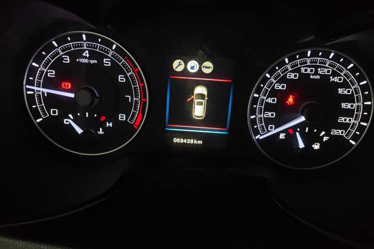 Used Dongfeng Fengdu MX5 2016 1.4T Manual Luxury Edition Instrument Cluster