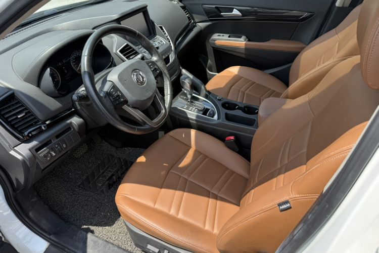 Used Dongfeng Fengdu MX5 2016 2.0L Automatic Flagship Edition Interior 3