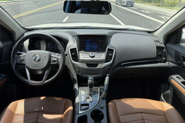 Used Dongfeng Fengdu MX5 2016 2.0L Automatic Flagship Edition Interior 5