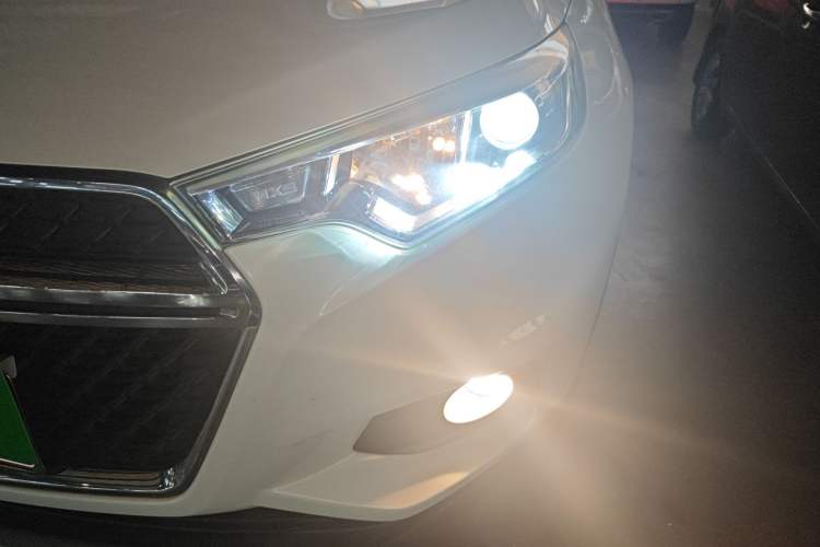 Used Dongfeng Fengdu MX5 2016 2.0L Automatic Flagship Edition Left Front Headlight