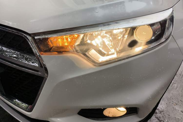 Used Dongfeng Fengdu MX5 2016 2.0L Automatic Flagship Edition Left Front Headlight