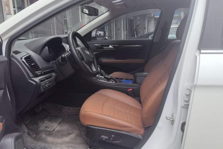 Used Dongfeng Fengdu MX5 2016 2.0L Automatic Flagship Edition Left Front Seat
