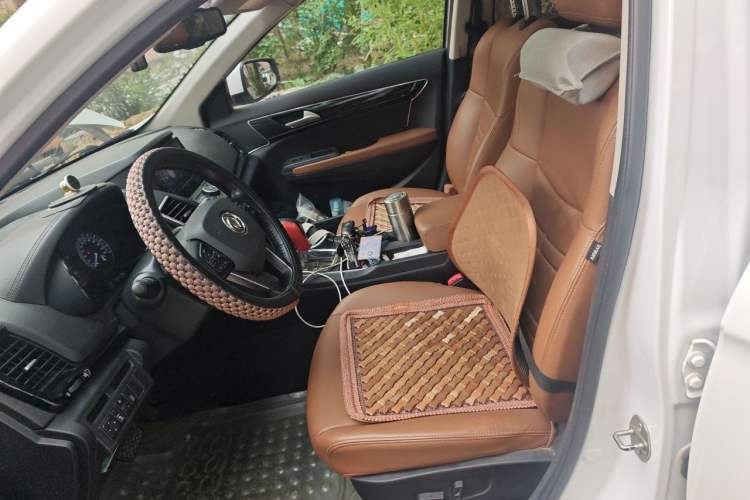 Used Dongfeng Fengdu MX5 2016 2.0L Automatic Flagship Edition Left Front Seat