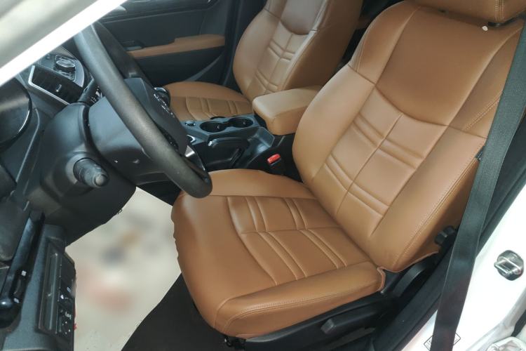 Used Dongfeng Fengdu MX5 2016 1.4T Manual Luxury Edition Left Front Seat