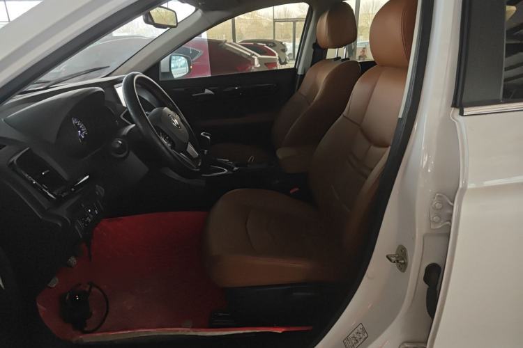 Used Dongfeng Fengdu MX5 2016 1.4T Manual Luxury Edition Left Front Seat