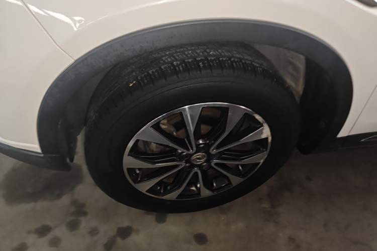 Used Dongfeng Fengdu MX5 2016 2.0L Automatic Flagship Edition Left Front Wheel Hub