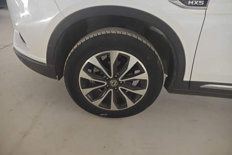 Used Dongfeng Fengdu MX5 2016 1.4T Manual Luxury Edition Left Front Wheel Hub