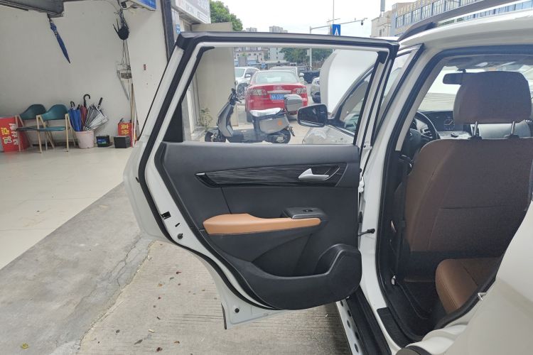 Used Dongfeng Fengdu MX5 2016 2.0L Automatic Flagship Edition Left Rear Door Interior