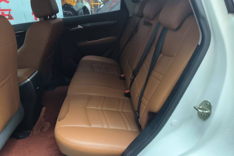 Used Dongfeng Fengdu MX5 2016 2.0L Automatic Flagship Edition Left Rear Seat
