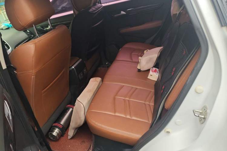 Used Dongfeng Fengdu MX5 2016 1.4T Manual Luxury Edition Left Rear Seat