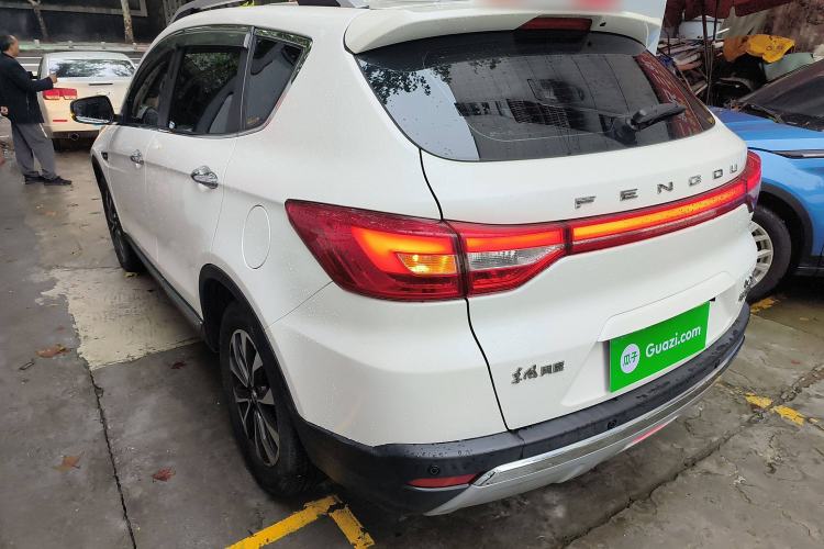 Used Dongfeng Fengdu MX5 2016 2.0L Automatic Flagship Edition Left Side