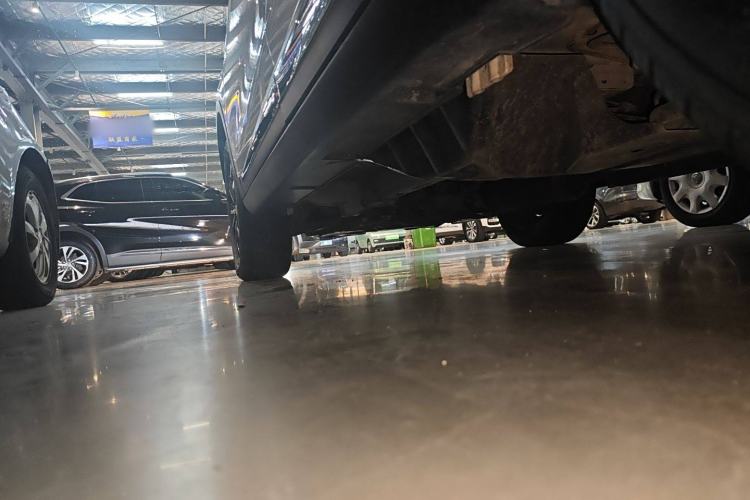 Used Dongfeng Fengdu MX5 2016 2.0L Automatic Flagship Edition Left Side Sill