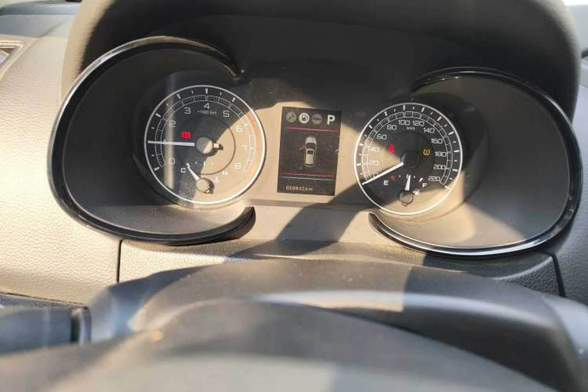 Used Dongfeng Fengdu MX5 2016 2.0L Automatic Flagship Edition Odometer Close Up