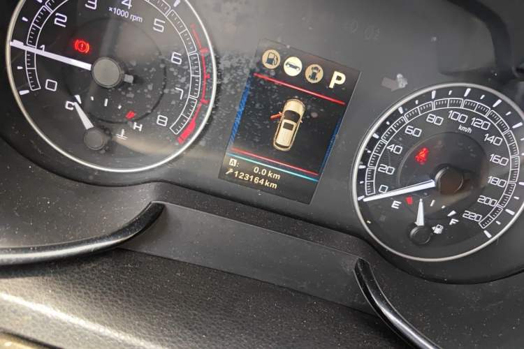Used Dongfeng Fengdu MX5 2016 2.0L Automatic Flagship Edition Odometer Close Up