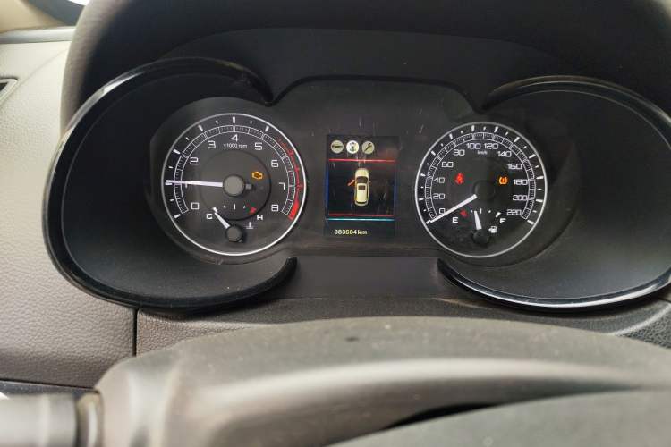 Used Dongfeng Fengdu MX5 2016 2.0L Manual Elite Edition Odometer Close Up