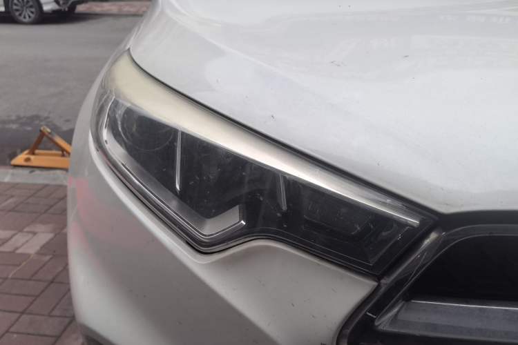 Used Dongfeng Fengdu MX5 2016 2.0L Automatic Flagship Edition Right Front Headlight