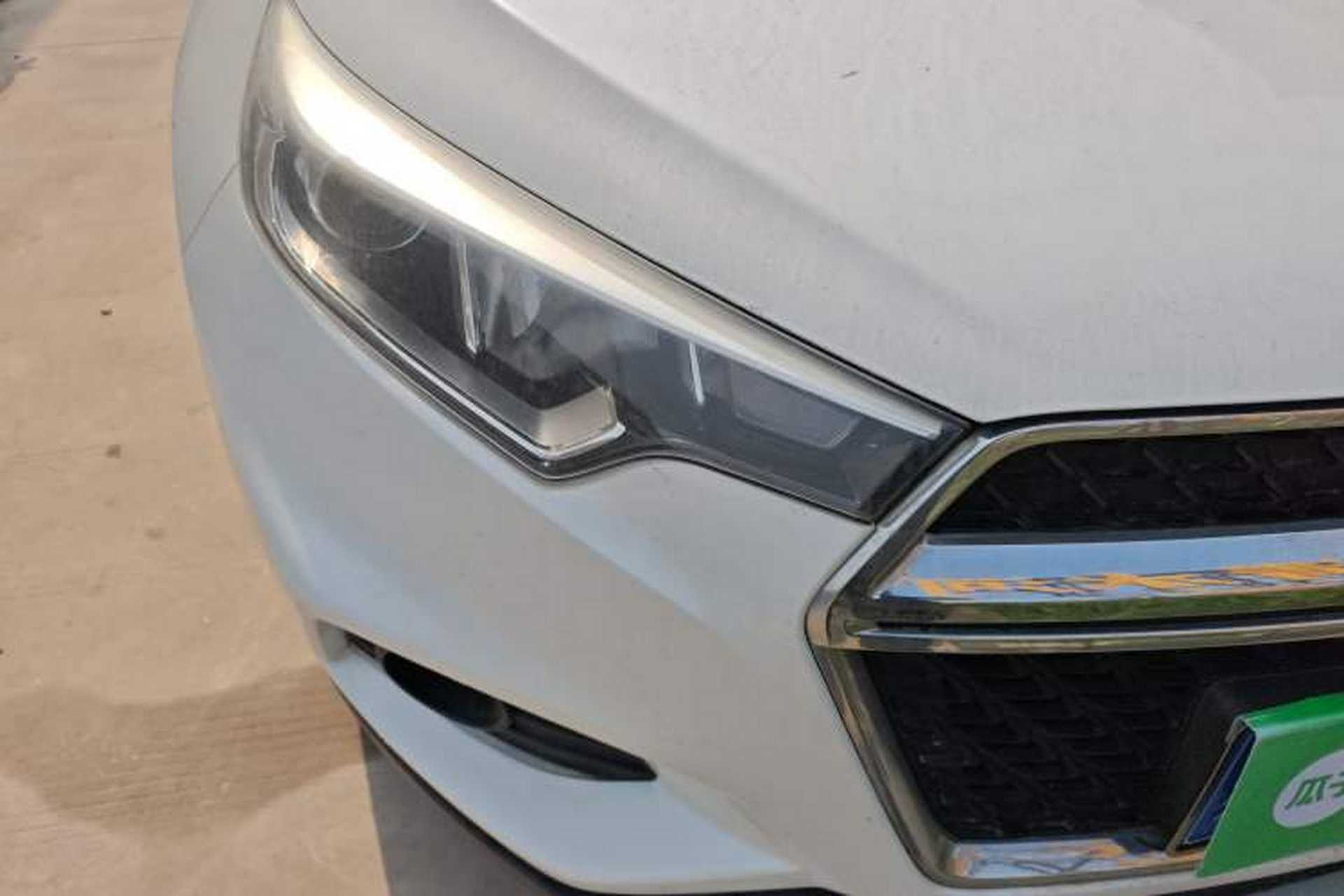 Used Dongfeng Fengdu MX5 2016 2.0L Automatic Flagship Edition Right Front Headlight