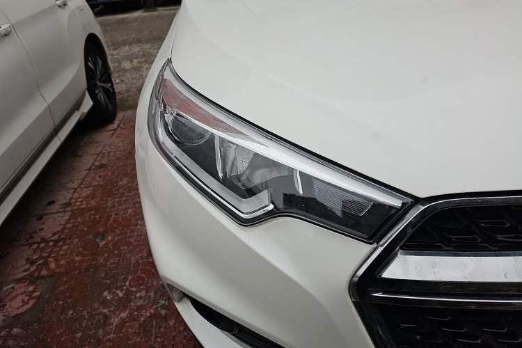 Used Dongfeng Fengdu MX5 2016 2.0L Automatic Flagship Edition Right Front Headlight
