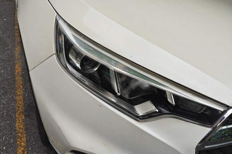 Used Dongfeng Fengdu MX5 2016 2.0L Automatic Flagship Edition Right Front Headlight