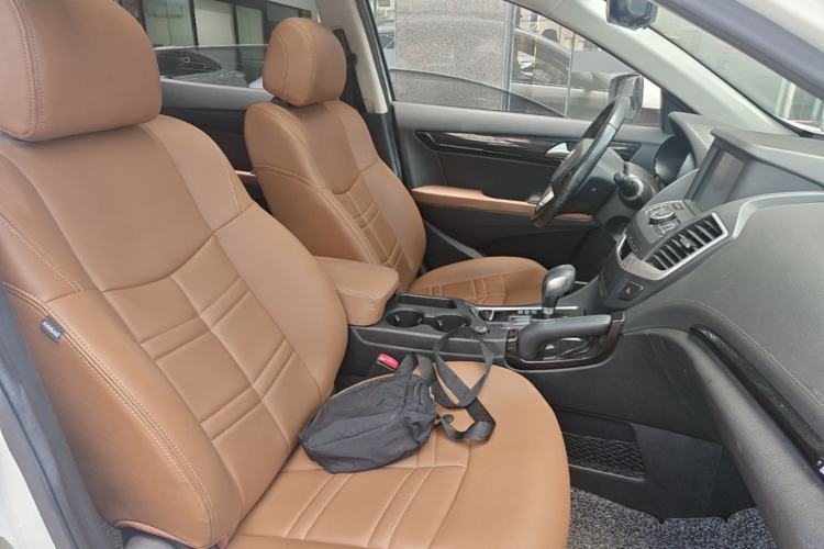 Used Dongfeng Fengdu MX5 2016 2.0L Automatic Flagship Edition Right Front Seat