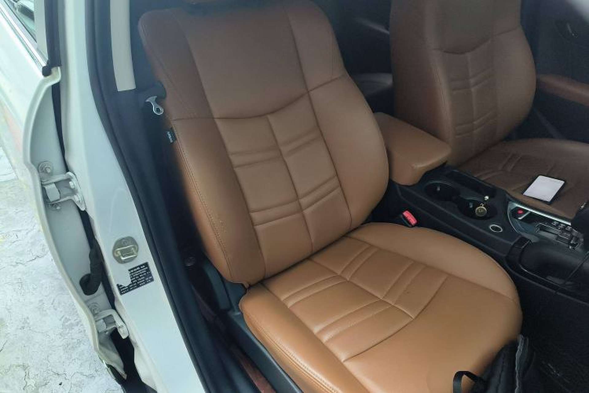 Used Dongfeng Fengdu MX5 2016 2.0L Automatic Flagship Edition Right Front Seat