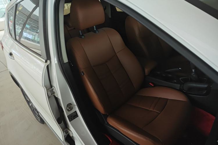 Used Dongfeng Fengdu MX5 2016 1.4T Manual Luxury Edition Right Front Seat