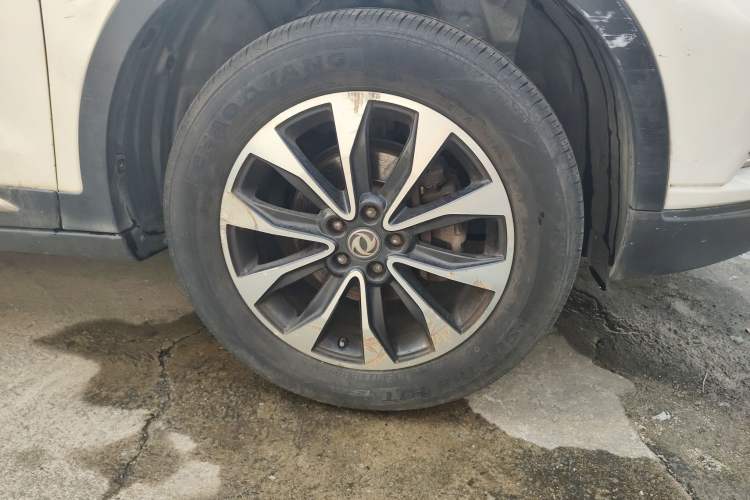Used Dongfeng Fengdu MX5 2016 2.0L Automatic Flagship Edition Right Front Wheel Hub
