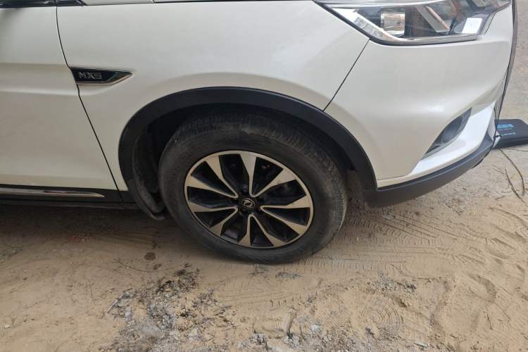 Used Dongfeng Fengdu MX5 2016 2.0L Automatic Flagship Edition Right Front Wheel Hub