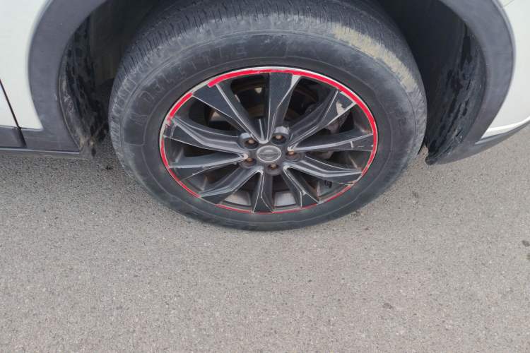 Used Dongfeng Fengdu MX5 2016 2.0L Automatic Flagship Edition Right Front Wheel Hub