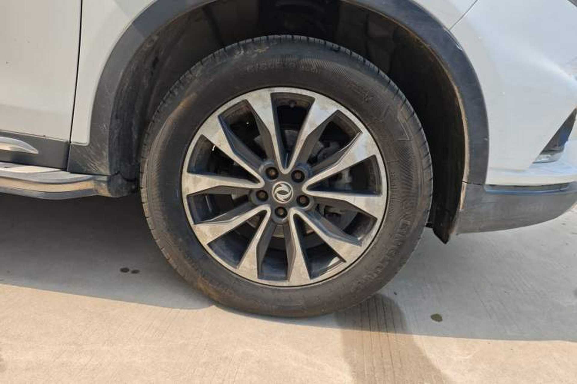 Used Dongfeng Fengdu MX5 2016 2.0L Automatic Flagship Edition Right Front Wheel Hub