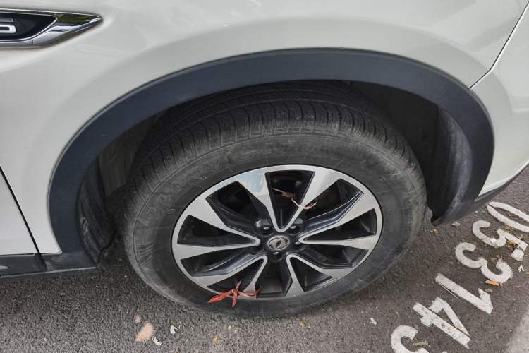 Used Dongfeng Fengdu MX5 2016 2.0L Automatic Flagship Edition Right Front Wheel Hub