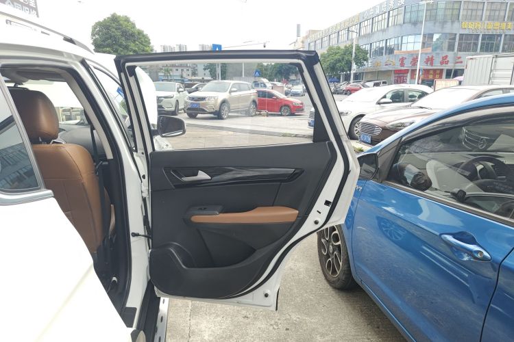 Used Dongfeng Fengdu MX5 2016 2.0L Automatic Flagship Edition Right Rear Door Interior