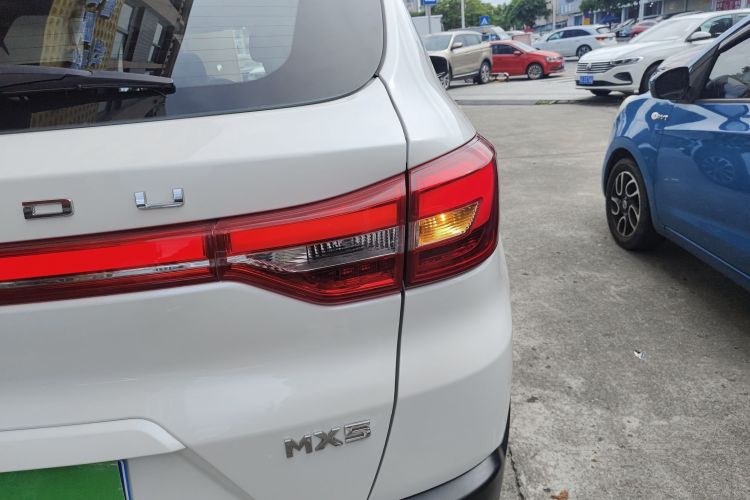 Used Dongfeng Fengdu MX5 2016 2.0L Automatic Flagship Edition Right Rear Taillight