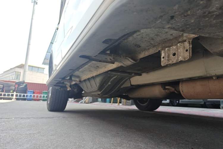 Used Dongfeng Fengdu MX5 2016 2.0L Automatic Flagship Edition Right Side Sill