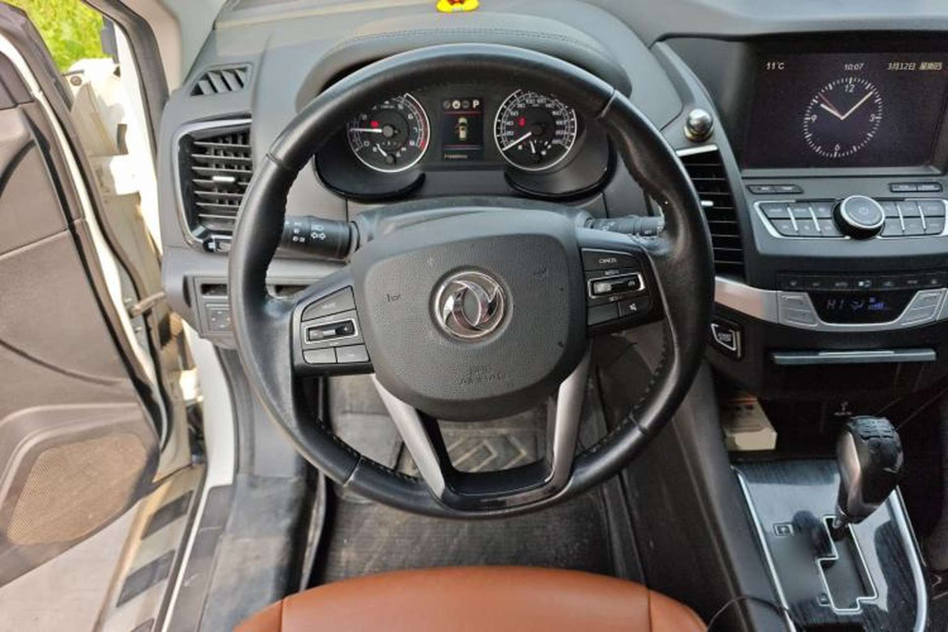 Used Dongfeng Fengdu MX5 2016 2.0L Automatic Flagship Edition Steering Wheel
