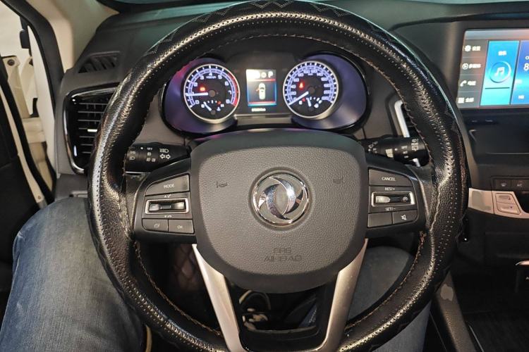 Used Dongfeng Fengdu MX5 2016 2.0L Automatic Flagship Edition Steering Wheel