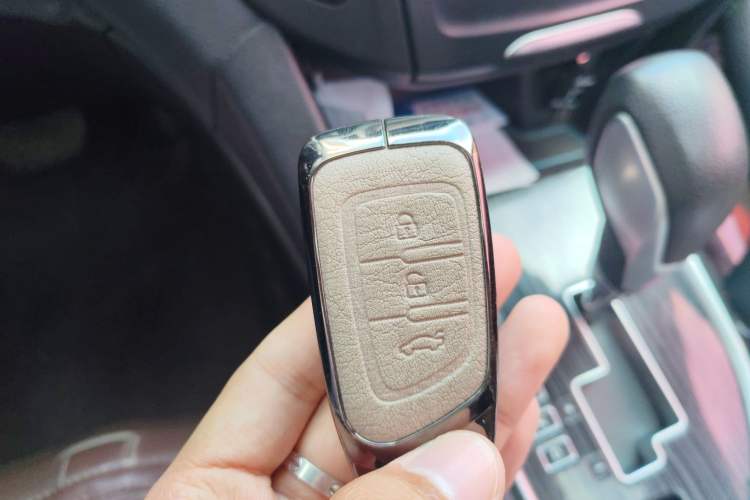 Used Dongfeng Fengdu MX5 2016 2.0L Automatic Flagship Edition Vehicle Key