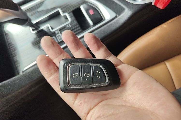 Used Dongfeng Fengdu MX5 2016 2.0L Automatic Flagship Edition Vehicle Key