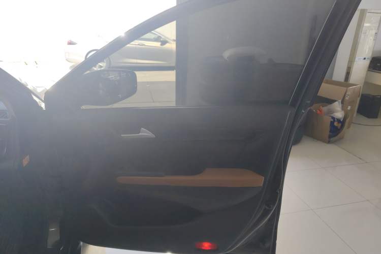 Used Dongfeng Fengdu MX5 2017 2.0L Automatic Urban Edition Interior 5